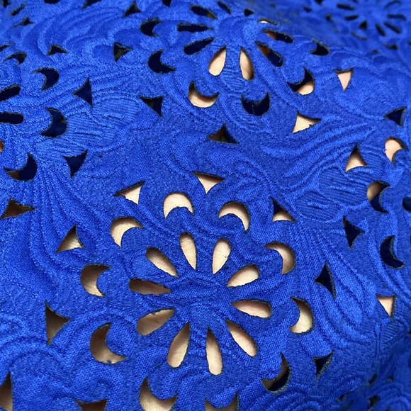 Banana Republic blouse blue and it’s beautiful - Picture 4 of 10